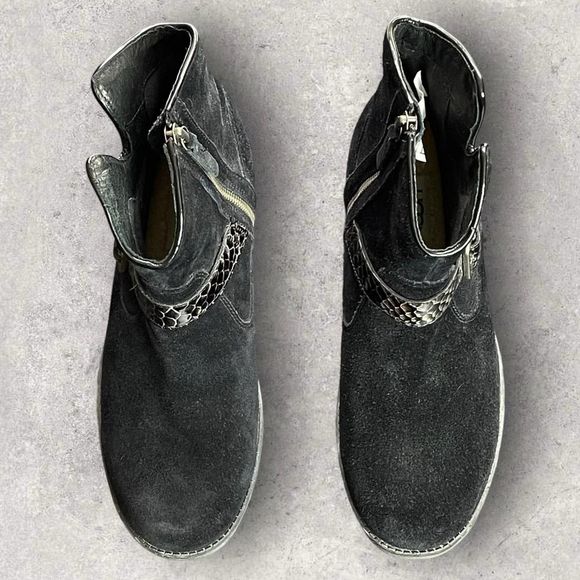 UGG MILNOR Black Suede Snake Strap Ankle Boots with Zipper Size 8 NEW - Picture 8 of 12
